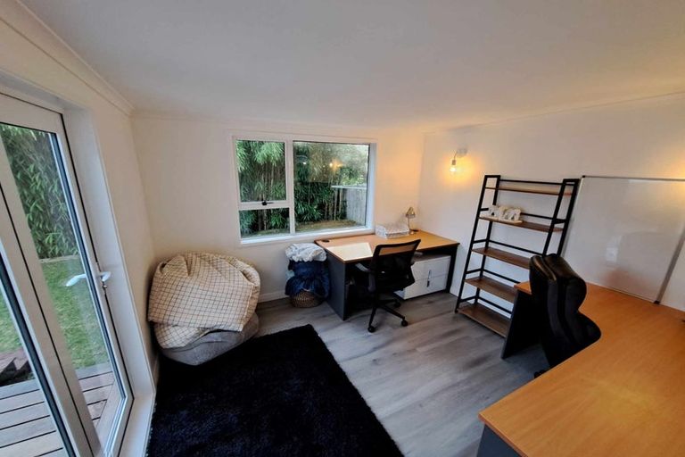 Photo of property in 137/1b Seaview Road, Westown, New Plymouth, 4310