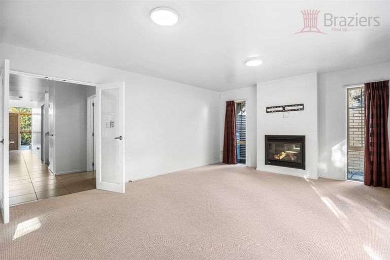 Photo of property in 29 Straven Road, Riccarton, Christchurch, 8011