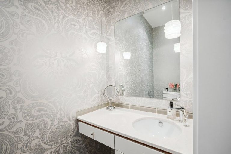 Photo of property in 11a Stowe Hill, Thorndon, Wellington, 6011