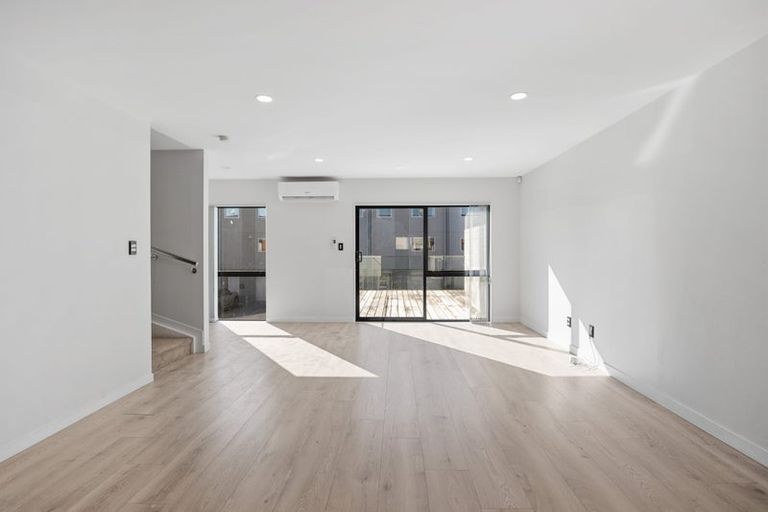 Photo of property in 20 Meritage Lane, Te Atatu South, Auckland, 0610