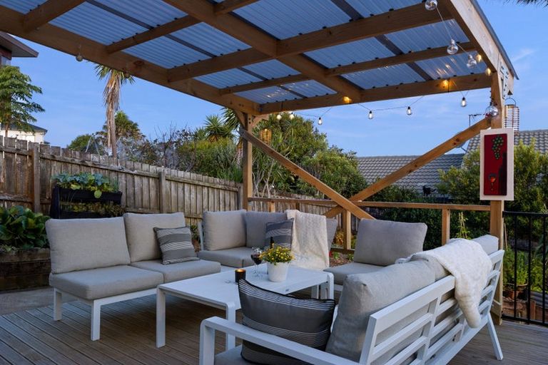 Photo of property in 26 Savoy Road, Orewa, 0931