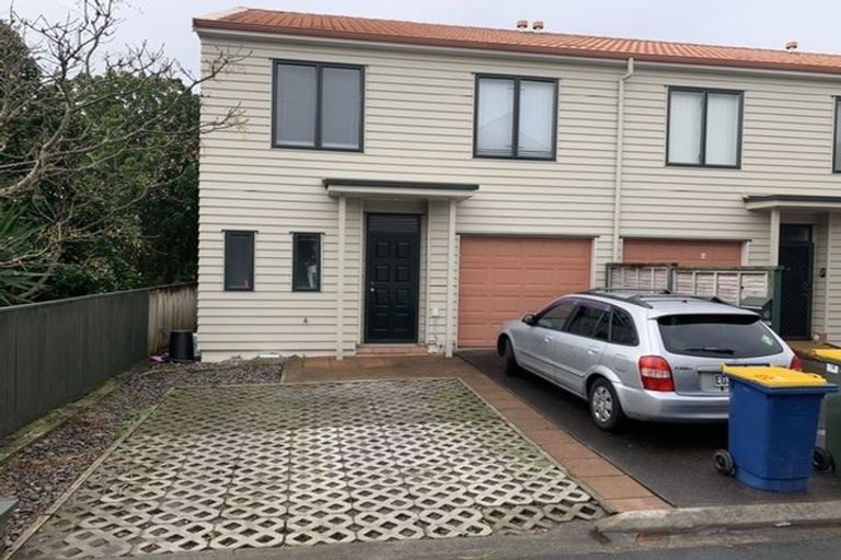 Photo of property in Tuscany Towers, 31/1 Ambrico Place, New Lynn, Auckland, 0600