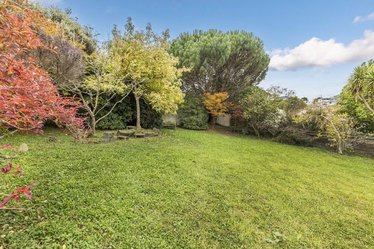 Photo of property in 11a Wakefield Terrace, Tawa, Wellington, 5028