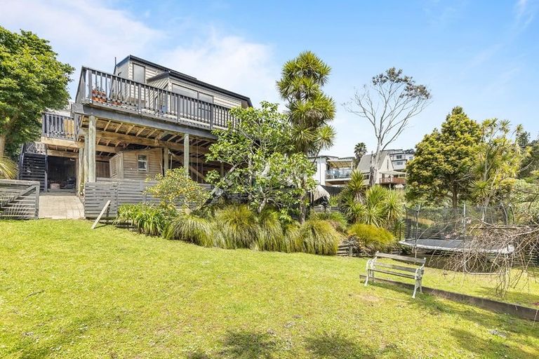 Photo of property in 1/283 East Coast Road, Mairangi Bay, Auckland, 0630