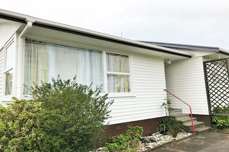 Photo of property in 1/24 Edinburgh Avenue, Rosehill, Papakura, 2113