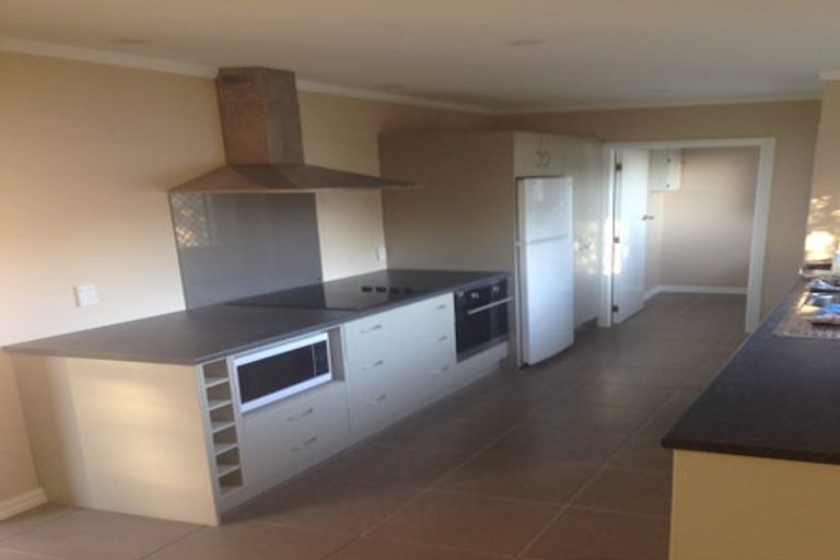 Photo of property in 15a Sharda Grove, Paraparaumu Beach, Paraparaumu, 5032