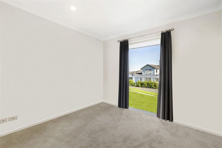 Photo of property in 69 Mackay Drive, Greenhithe, Auckland, 0632