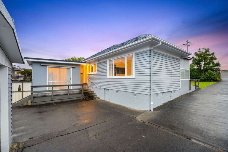 Photo of property in 58 Royal Road, Massey, Auckland, 0614