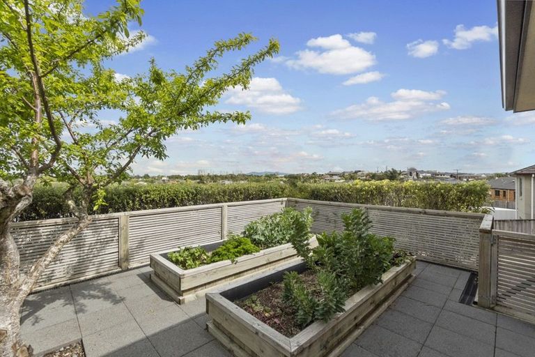 Photo of property in 104 Rototuna Road, Rototuna, Hamilton, 3210