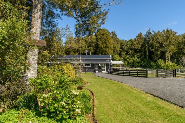 Photo of property in 11 Sarona Park Drive, Omanawa, Tauranga, 3171