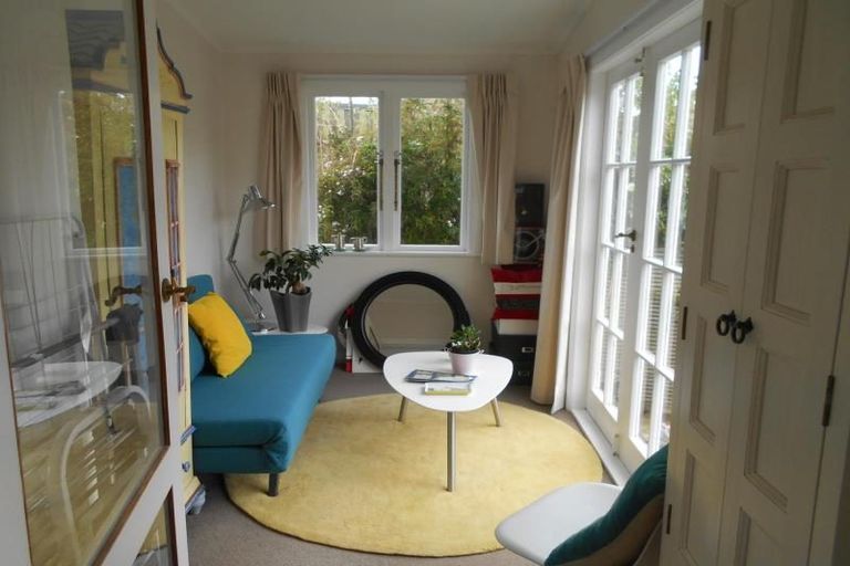 Photo of property in 53 Creswick Terrace, Northland, Wellington, 6012