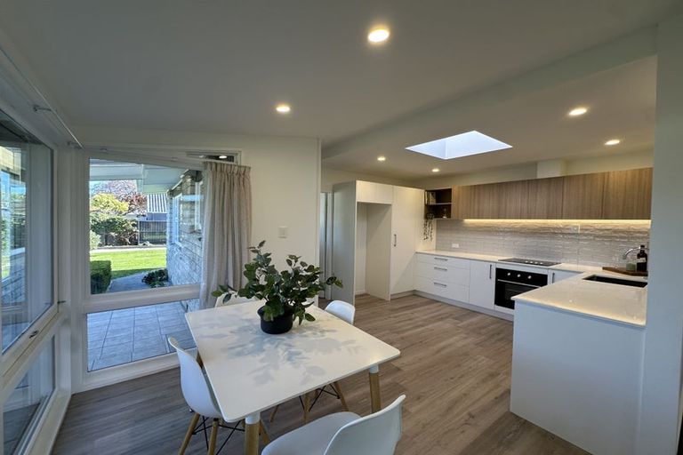 Photo of property in 19 Talltree Avenue, Avonhead, Christchurch, 8042