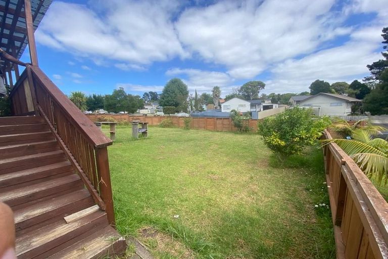 Photo of property in 34 Claverdon Drive, Massey, Auckland, 0614