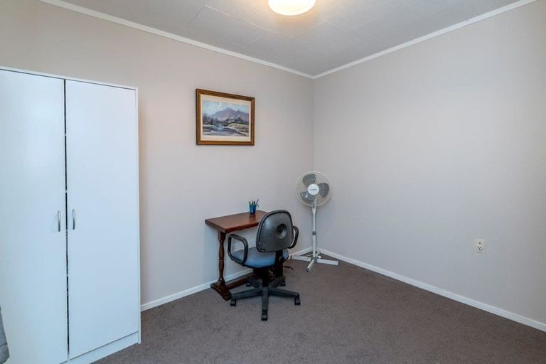 Photo of property in 28 Field Way, Waikanae Beach, Waikanae, 5036
