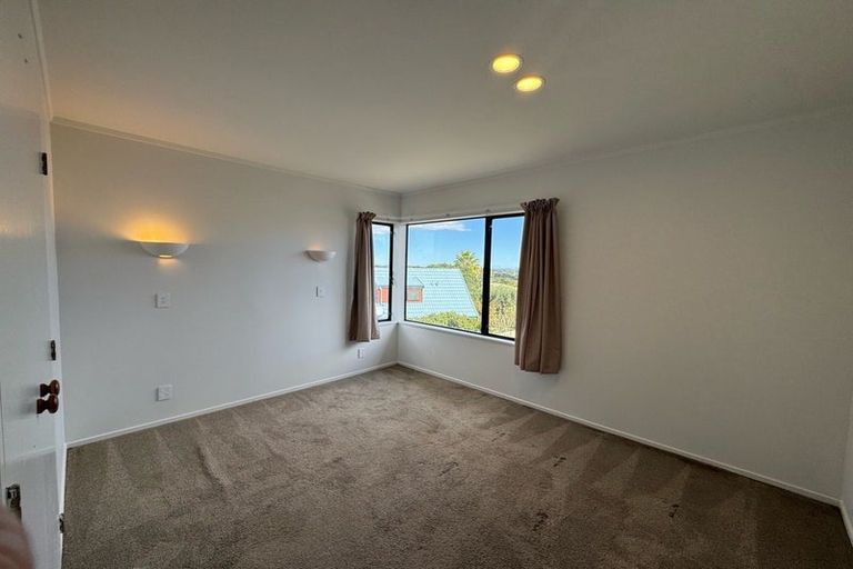 Photo of property in 42 Calluna Crescent, Totara Heights, Auckland, 2105