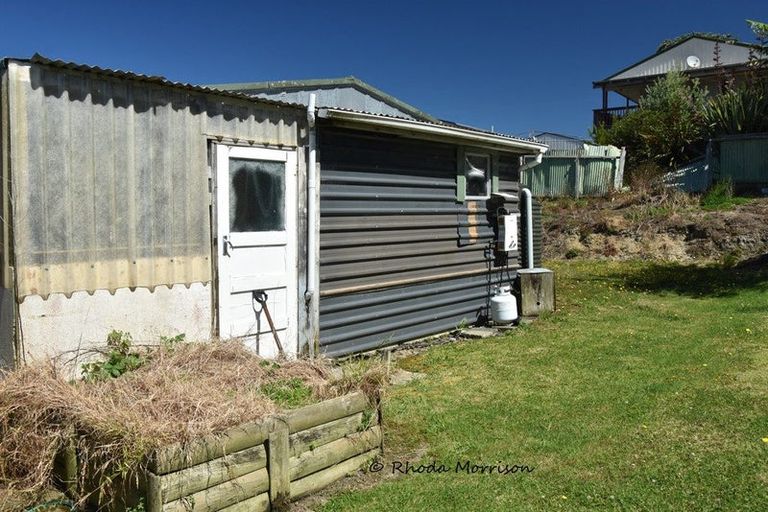 Photo of property in 32 Sandy Beach Road, Tinopai, 0593