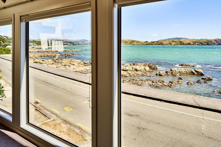 Photo of property in 21 Moana Road, Plimmerton, Porirua, 5026