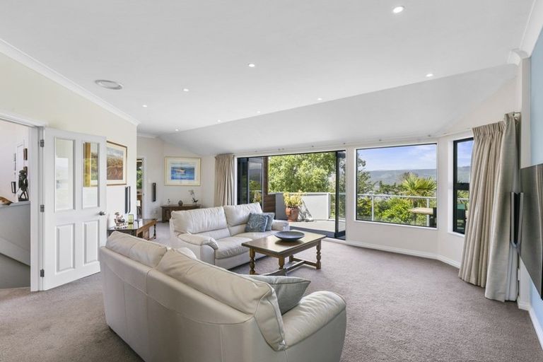 Photo of property in 2 Crestview Grove, Belmont, Lower Hutt, 5010