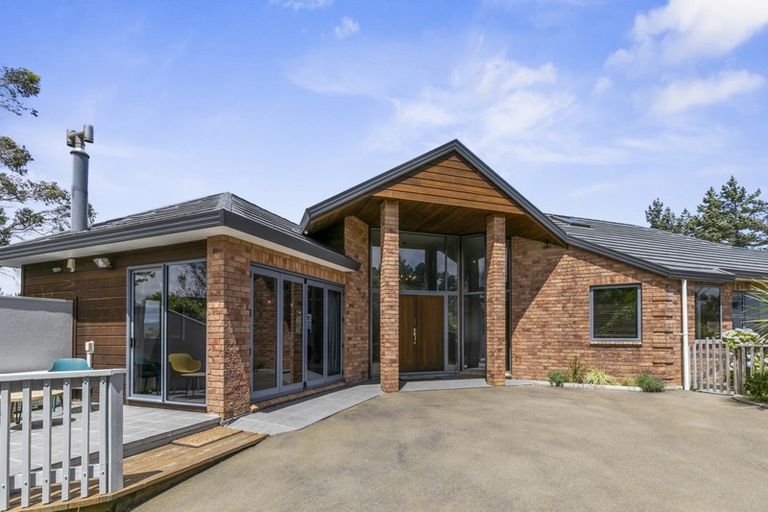 Photo of property in 2 Crestview Grove, Belmont, Lower Hutt, 5010