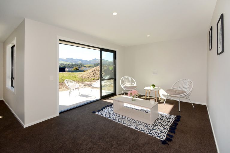 Photo of property in 43 Awa Toru Drive, Fairfield, Dunedin, 9018