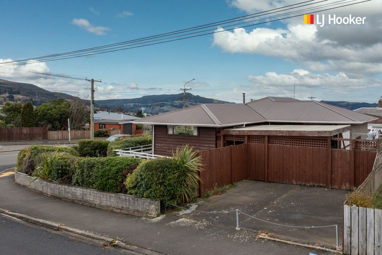 Photo of property in 303 Brockville Road, Brockville, Dunedin, 9011