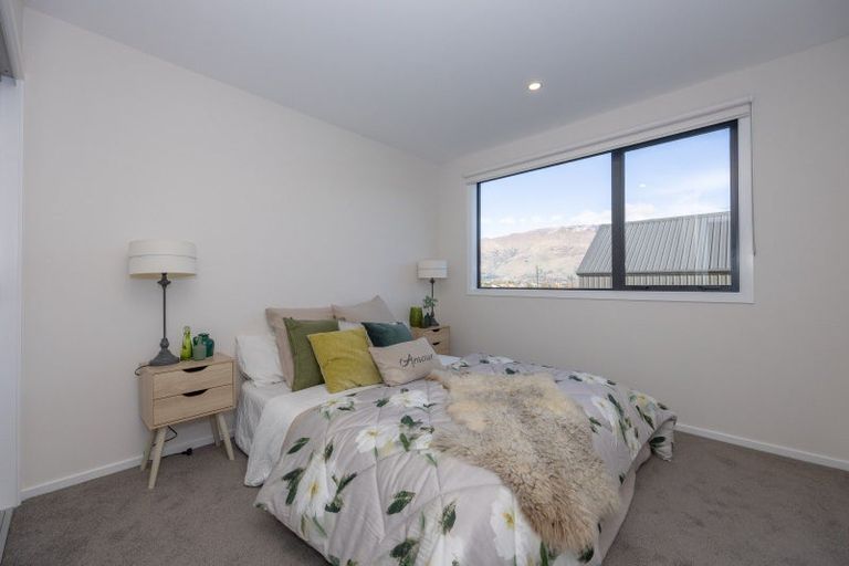 Photo of property in 60 Kirimoko Crescent, Wanaka, 9305