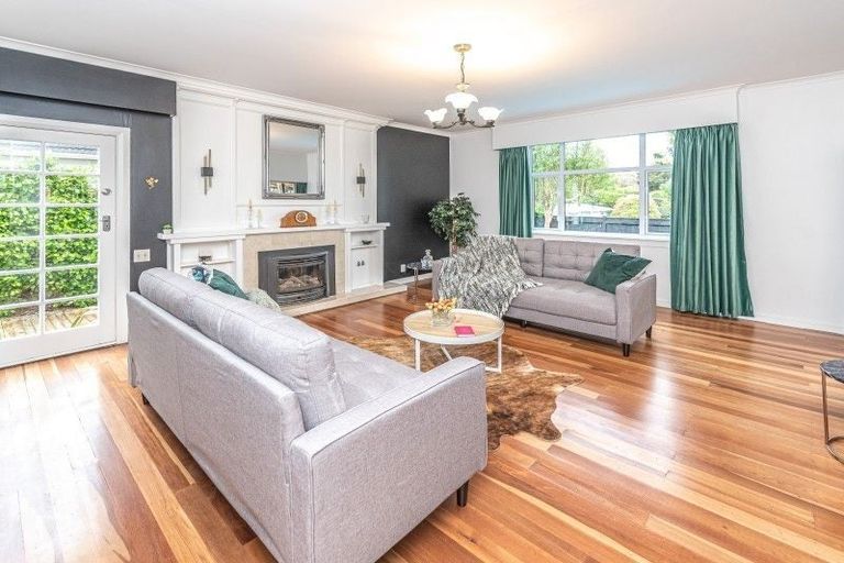 Photo of property in 3 Dickson Crescent, Saint Johns Hill, Whanganui, 4500