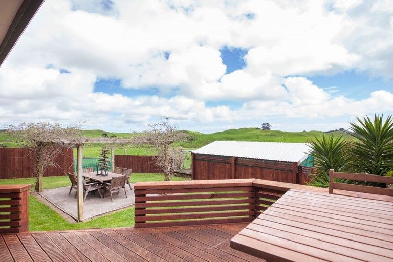 Photo of property in 696 Carrington Road, Hurworth, New Plymouth, 4371