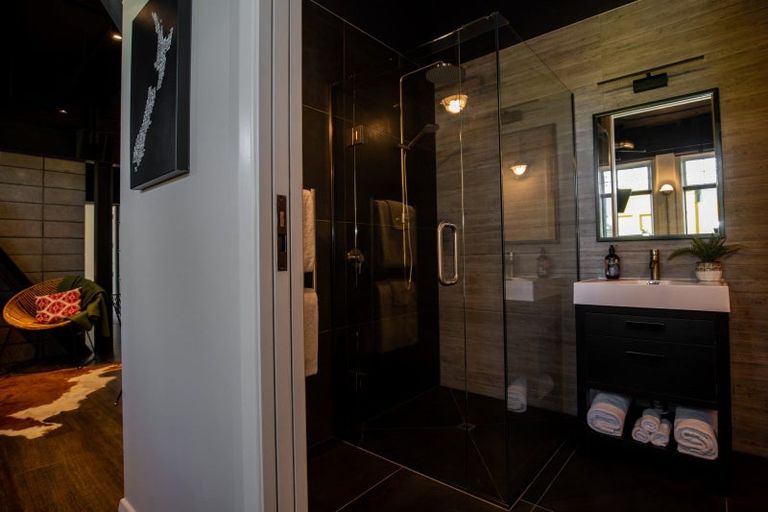 Photo of property in 127 Saint Aubyn Street, New Plymouth, 4310