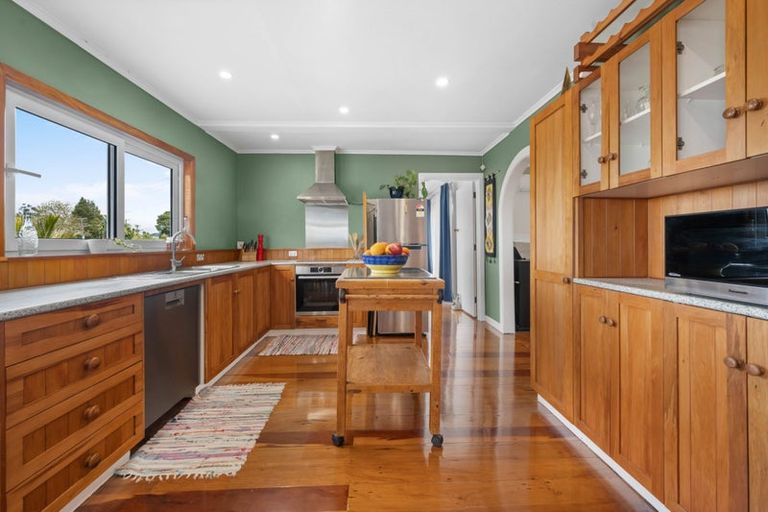 Photo of property in 76 Victory Road, Laingholm, Auckland, 0604