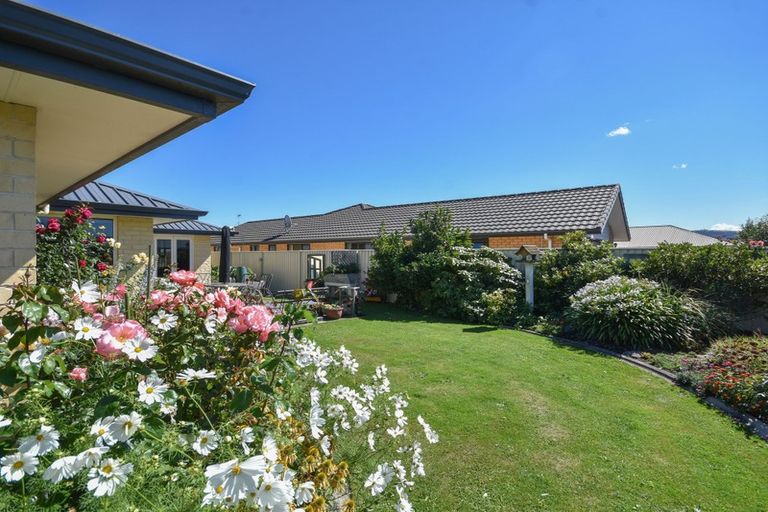 Photo of property in 2 Kura Place, Mosgiel, 9024