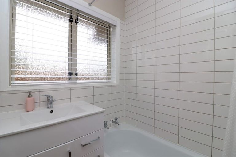 Photo of property in 4/5 Trist Place, Edgeware, Christchurch, 8013