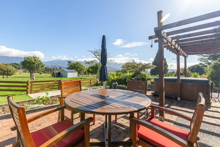 Photo of property in 70 Central Takaka Road, Takaka, 7183