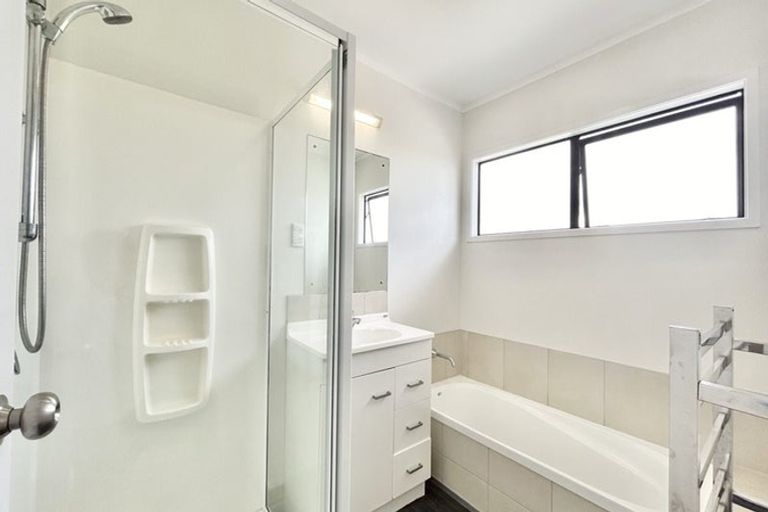 Photo of property in 4b Kathy Terrace, Stanmore Bay, Whangaparaoa, 0932