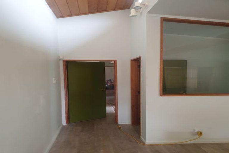 Photo of property in 38 Banyan Drive, Totara Heights, Auckland, 2105