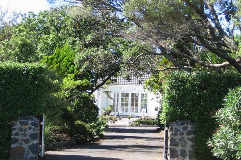 Photo of property in 107 Te Atatu Road, Te Atatu South, Auckland, 0610