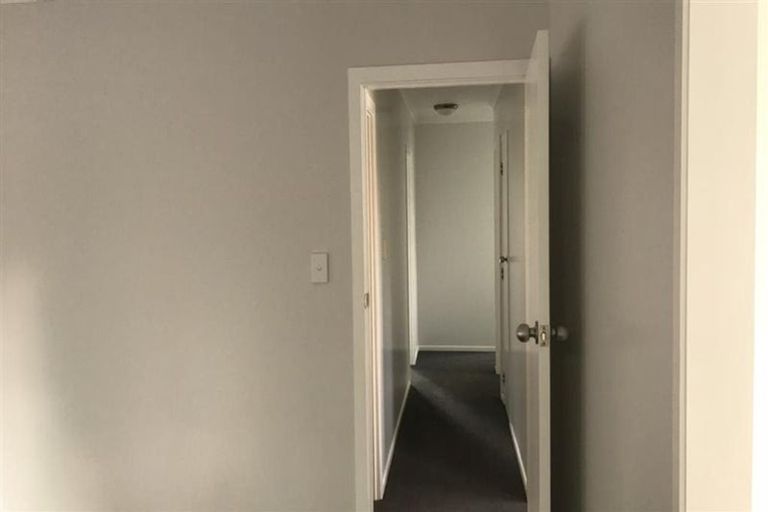 Photo of property in 2/23 Beach Road, Pahurehure, Papakura, 2113