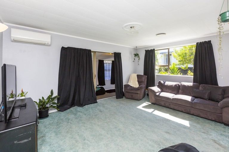 Photo of property in 9b Kansas Grove, Totara Park, Upper Hutt, 5018