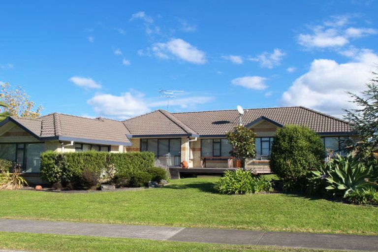 Photo of property in 2 Braystones Place, Northpark, Auckland, 2013