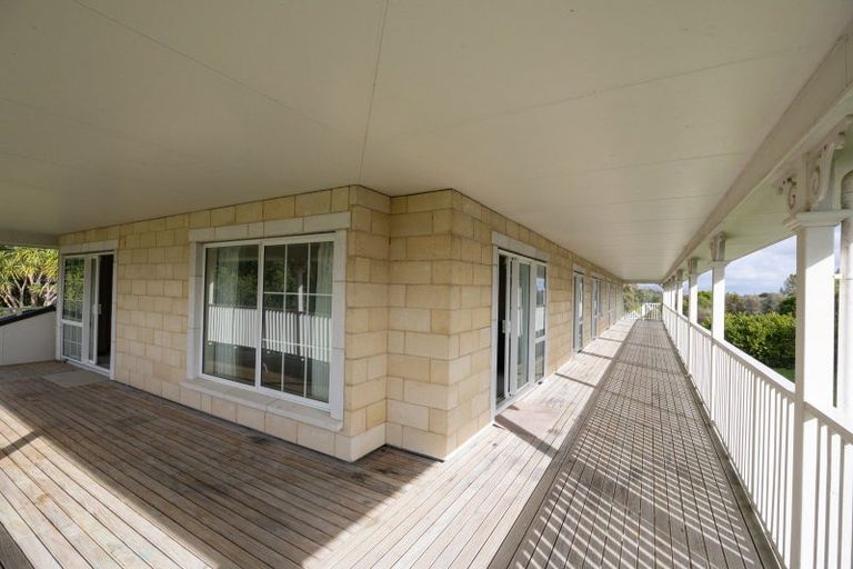 Photo of property in 114 Polson Hill Drive, Aokautere, Palmerston North, 4471