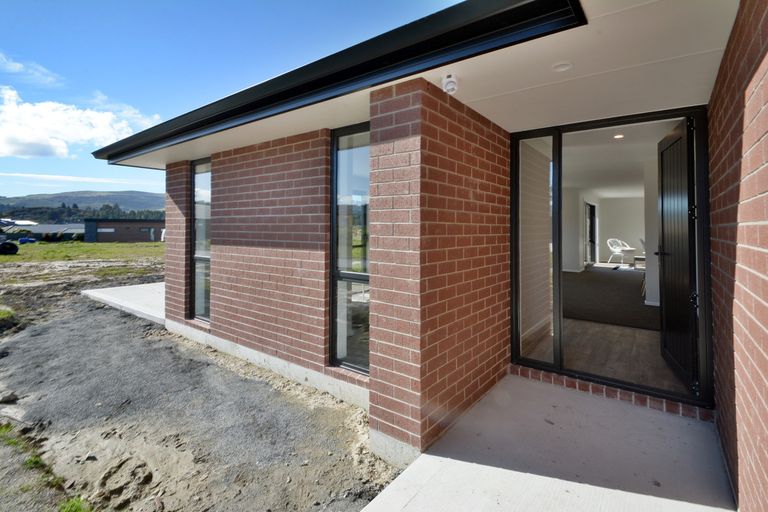 Photo of property in 43 Awa Toru Drive, Fairfield, Dunedin, 9018