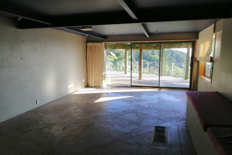 Photo of property in 52 Waitohu Road, York Bay, Lower Hutt, 5013