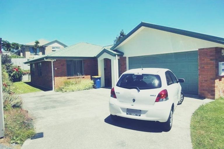 Photo of property in 36 Roy Maloney Drive, Henderson, Auckland, 0612