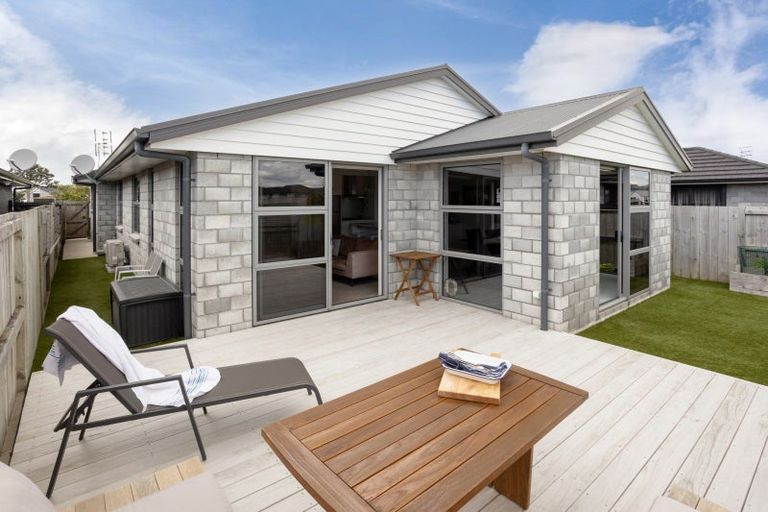 Photo of property in 32 Batty Street, Papamoa Beach, Papamoa, 3118