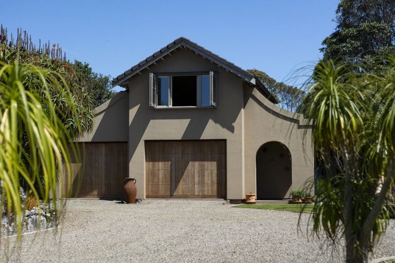 Photo of property in 2213 Whananaki North Road, Whananaki, Hikurangi, 0181