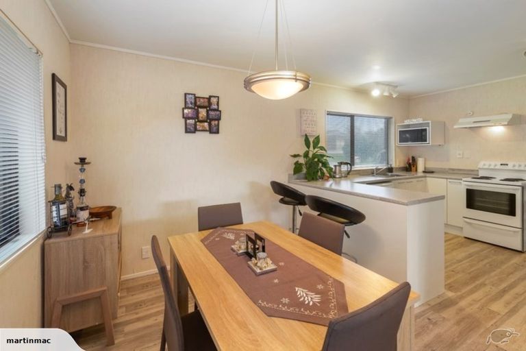 Photo of property in 1/79 Aberfeldy Avenue, Highland Park, Auckland, 2010