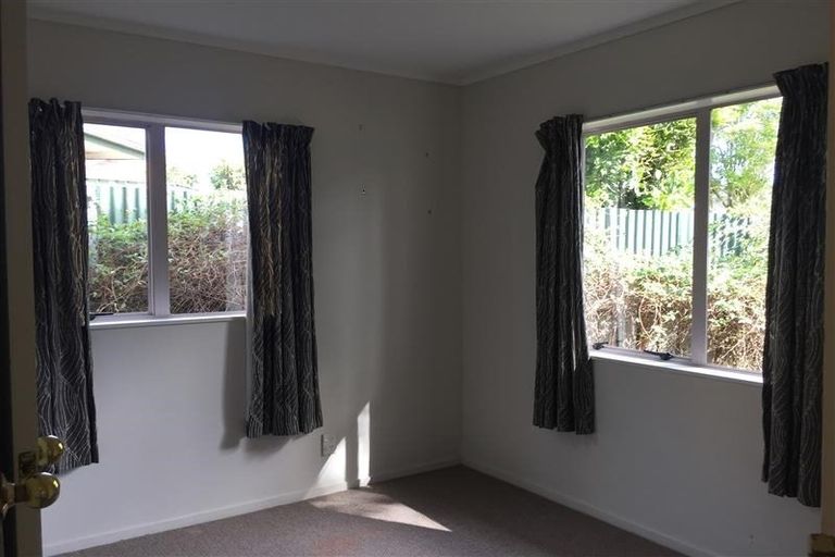 Photo of property in 240b Te Atatu Road, Te Atatu South, Auckland, 0610