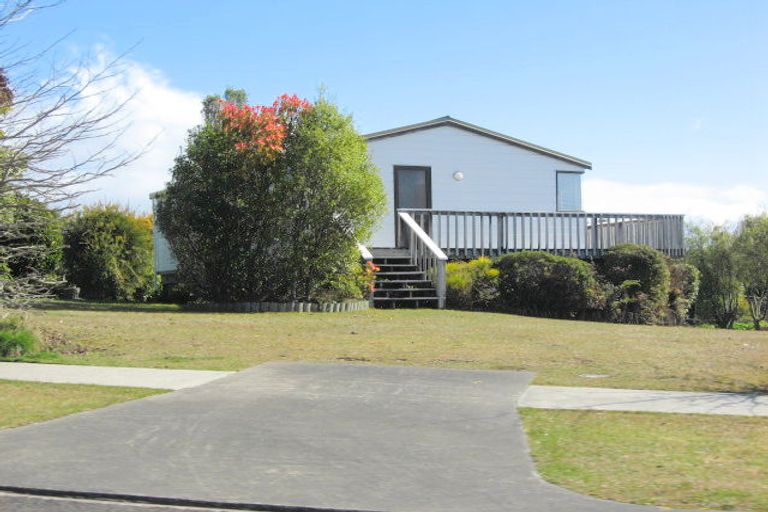 Photo of property in 17 Kahotea Drive, Motuoapa, 3382