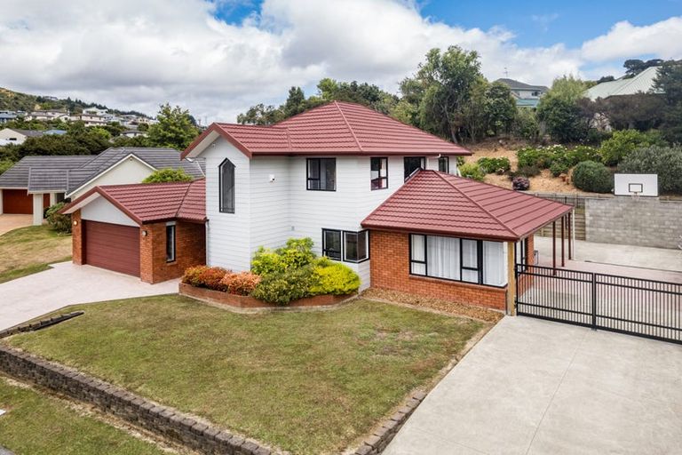 Photo of property in 14 Bowman Place, Whitby, Porirua, 5024