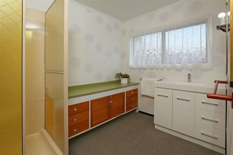 Photo of property in 10 Muscat Place, Henderson, Auckland, 0612